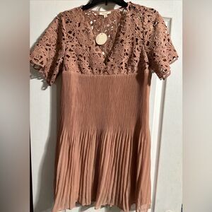Oddy Dress 100% Polyester Short Bell Sleeve Mauve